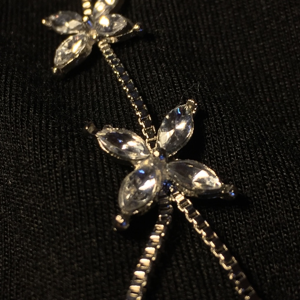 Crystal Flower Hand Bracelet - Picture 5 of 6